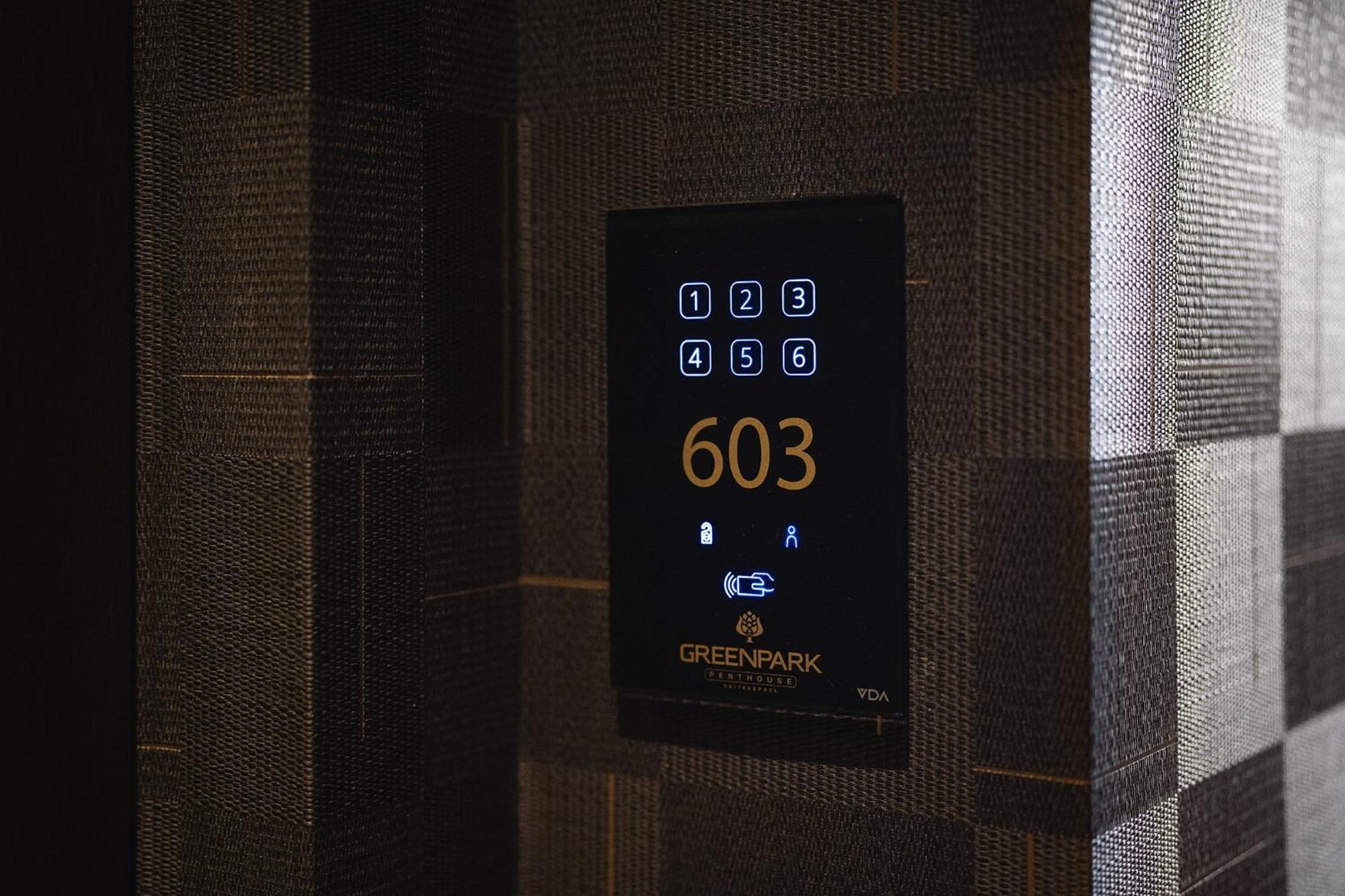 Green Park Penthouse Suite & Pool - Heated Pool - Барі Екстер'єр фото